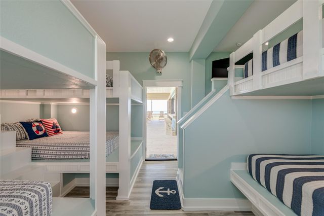 1960 Avenue I, Port Bolivar, TX 77650