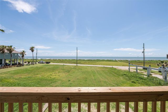 1960 Avenue I, Port Bolivar, TX 77650