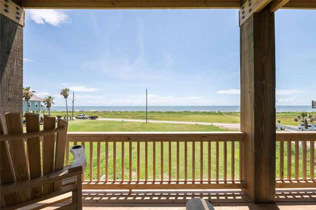 1960 Avenue I, Port Bolivar, TX 77650
