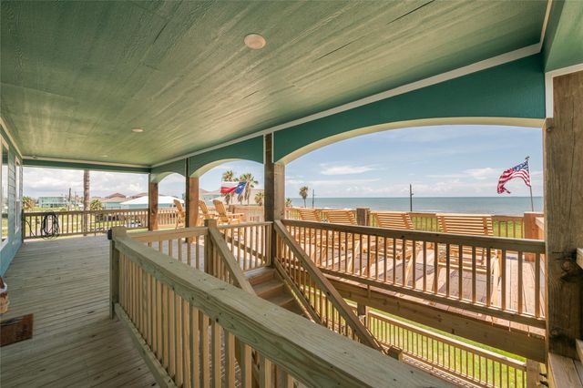 1960 Avenue I, Port Bolivar, TX 77650