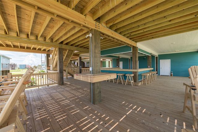 1960 Avenue I, Port Bolivar, TX 77650