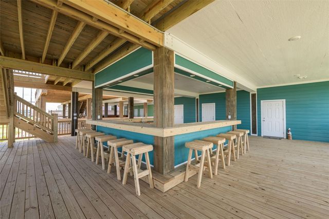 1960 Avenue I, Port Bolivar, TX 77650