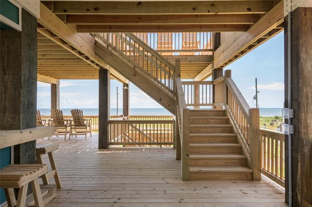 1960 Avenue I, Port Bolivar, TX 77650