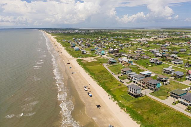 1960 Avenue I, Port Bolivar, TX 77650