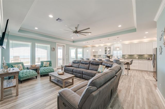 1960 Avenue I, Port Bolivar, TX 77650