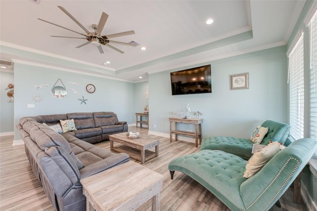 1960 Avenue I, Port Bolivar, TX 77650