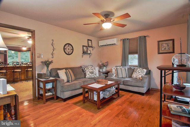 1274 DORIS DR, Pottstown, PA 19464