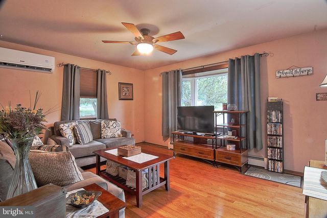 1274 DORIS DR, Pottstown, PA 19464