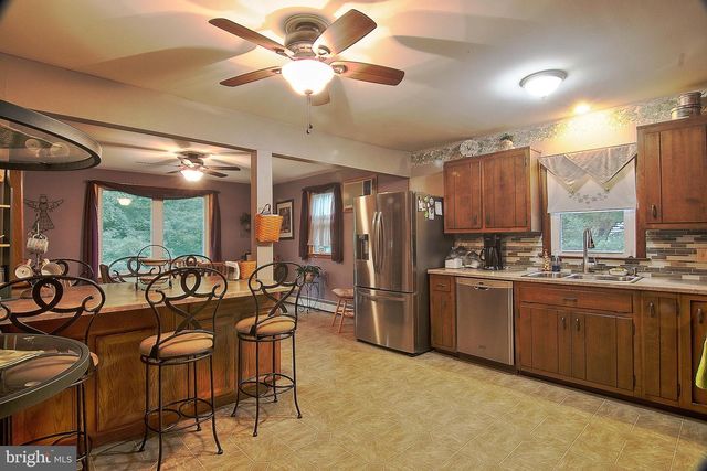 1274 DORIS DR, Pottstown, PA 19464