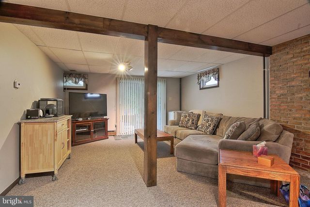 1274 DORIS DR, Pottstown, PA 19464