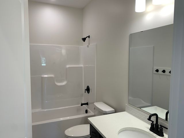 7603 Brook Villa South 136, Allendale Twp, MI 49401