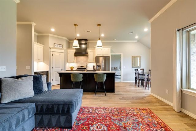 9121 NW 119th Street, Yukon, OK 73099