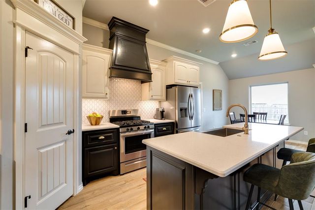 9121 NW 119th Street, Yukon, OK 73099