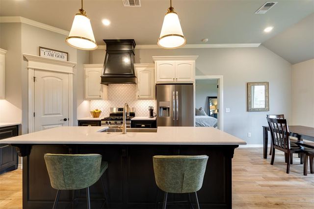 9121 NW 119th Street, Yukon, OK 73099