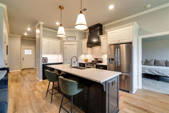9121 NW 119th Street, Yukon, OK 73099