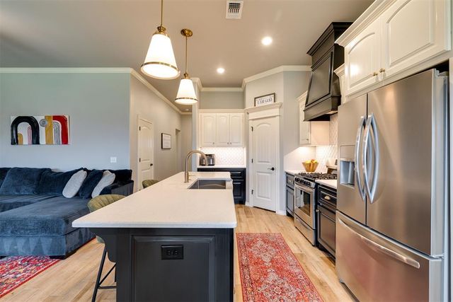 9121 NW 119th Street, Yukon, OK 73099