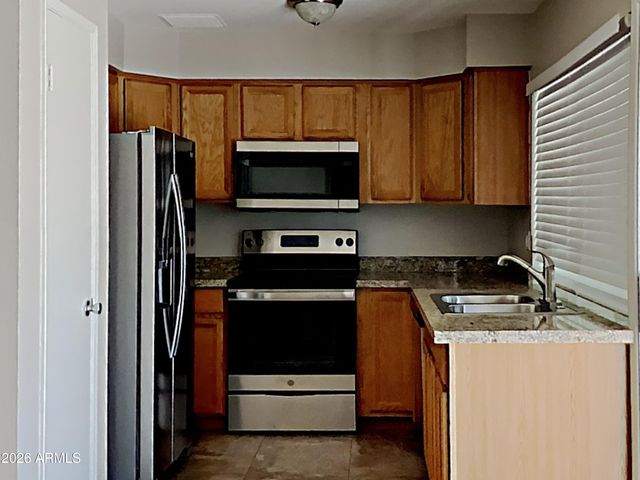 9855 N 56TH Drive, Glendale, AZ 85302
