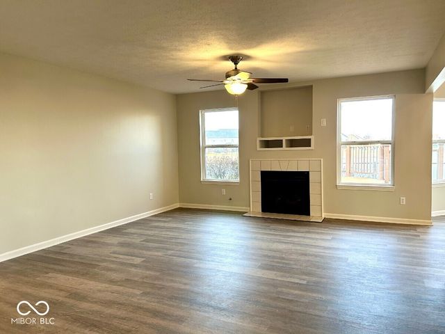 5822 W Deerview, Mccordsville, IN 46055