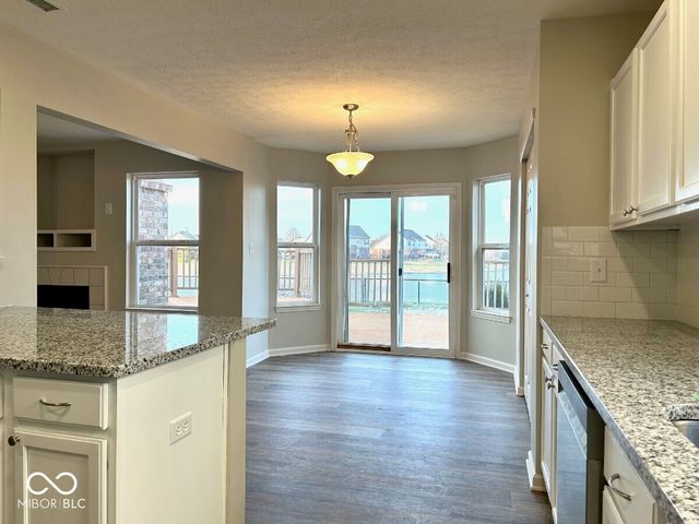 5822 W Deerview, Mccordsville, IN 46055