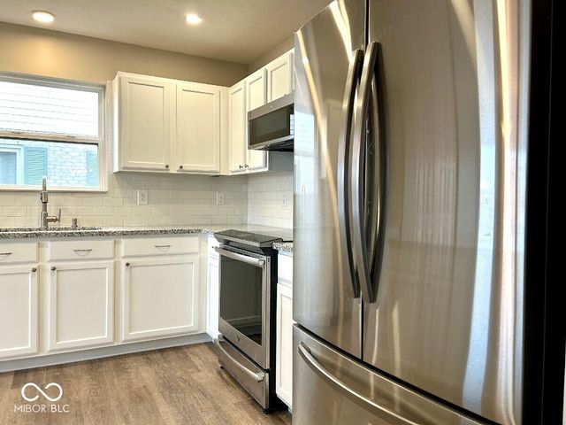 5822 W Deerview, Mccordsville, IN 46055