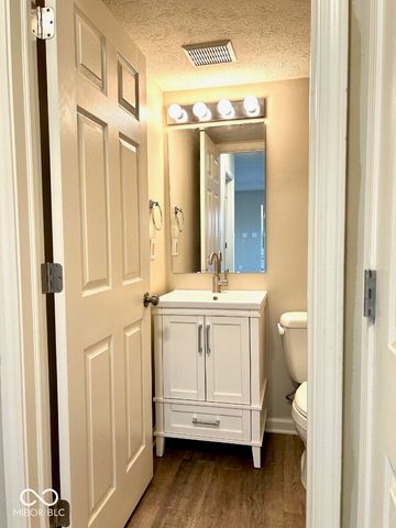 5822 W Deerview, Mccordsville, IN 46055