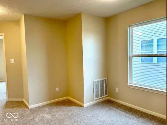 5822 W Deerview, Mccordsville, IN 46055