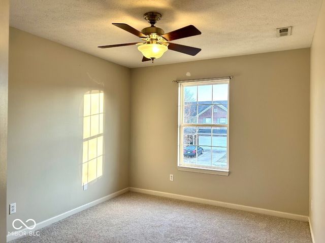 5822 W Deerview, Mccordsville, IN 46055