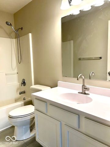 5822 W Deerview, Mccordsville, IN 46055