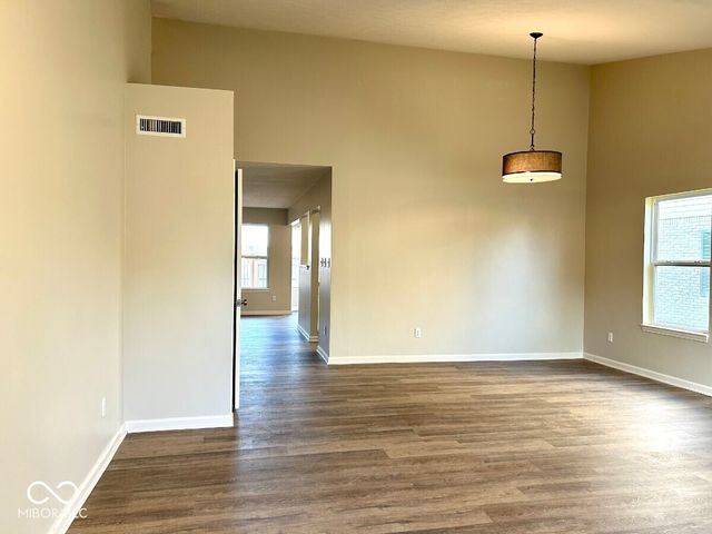 5822 W Deerview, Mccordsville, IN 46055