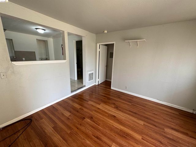 2151 E 24th Street, Oakland, CA 94606