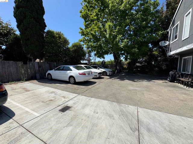 2151 E 24th Street, Oakland, CA 94606