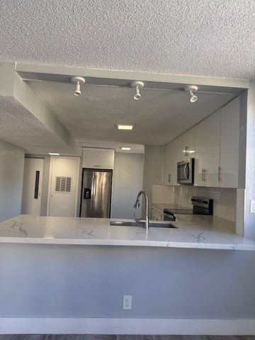 6475 W Oakland Park Boulevard 401, Lauderhill, FL 33313