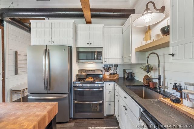 68243 S 220th Road, Wagoner, OK 74467