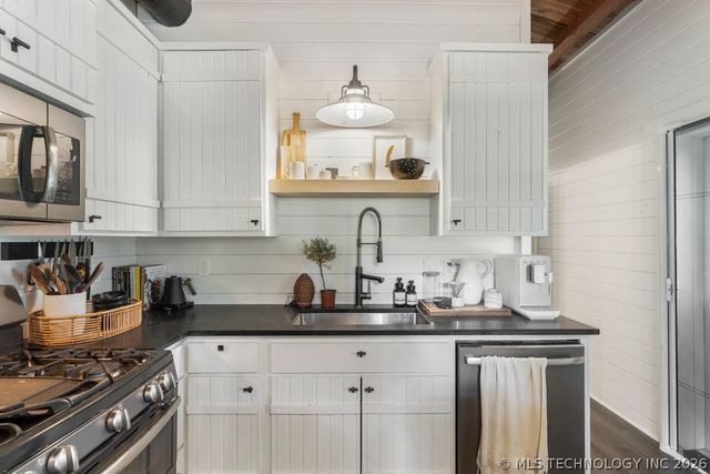 68243 S 220th Road, Wagoner, OK 74467