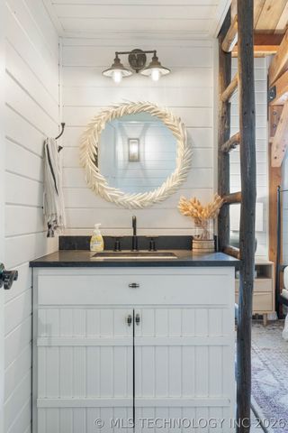 68243 S 220th Road, Wagoner, OK 74467