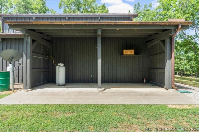 68243 S 220th Road, Wagoner, OK 74467