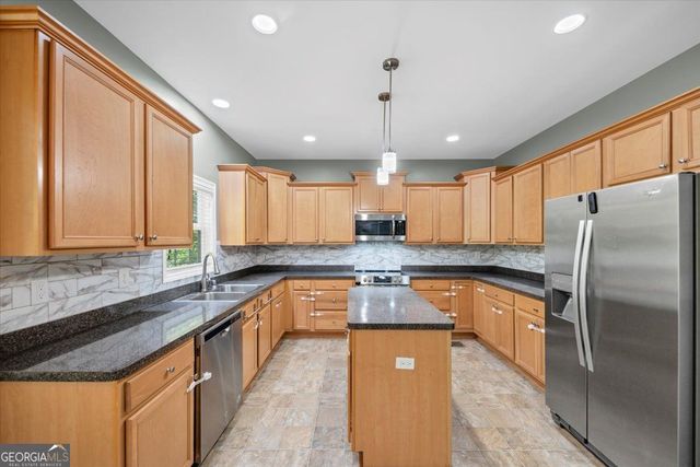 5218 Brown Leaf Trail SW, Powder Springs, GA 30127