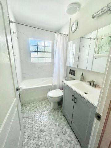 953 39th Court, West Palm Beach, FL 33407