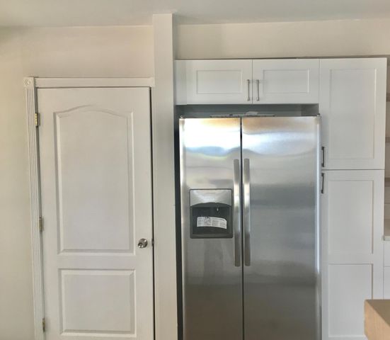 953 39th Court, West Palm Beach, FL 33407