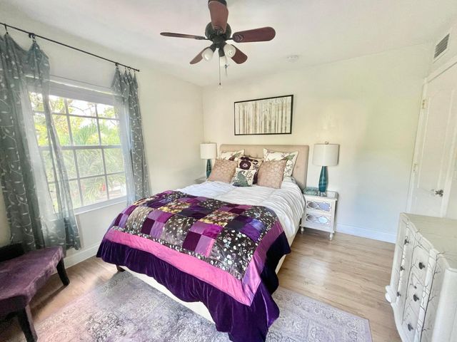 953 39th Court, West Palm Beach, FL 33407