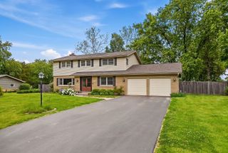 28W118 Hillview Drive, Naperville, IL 60564
