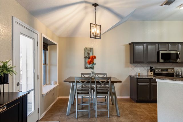 12233 Hunters Knoll Drive, Fort Worth, TX 76028