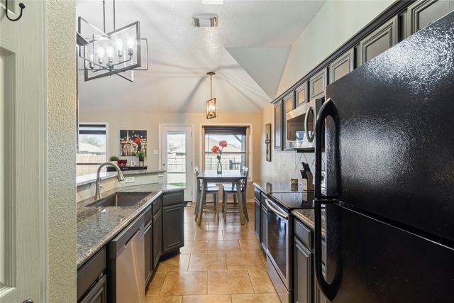 12233 Hunters Knoll Drive, Fort Worth, TX 76028