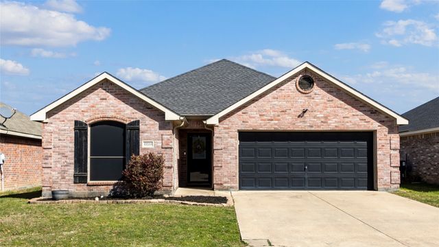 12233 Hunters Knoll Drive, Fort Worth, TX 76028