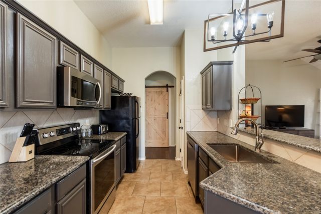 12233 Hunters Knoll Drive, Fort Worth, TX 76028