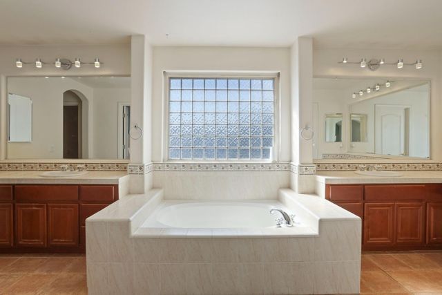 4666 Treasure Ct, Turlock, CA 95382