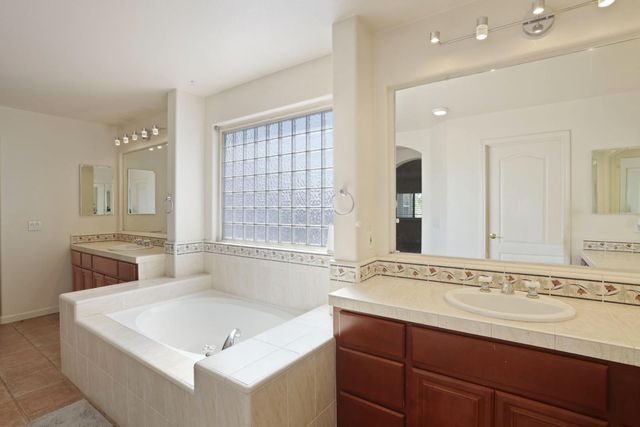 4666 Treasure Ct, Turlock, CA 95382