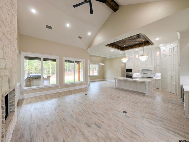 12342 Oak Grove Dr., Lindale, TX 75706