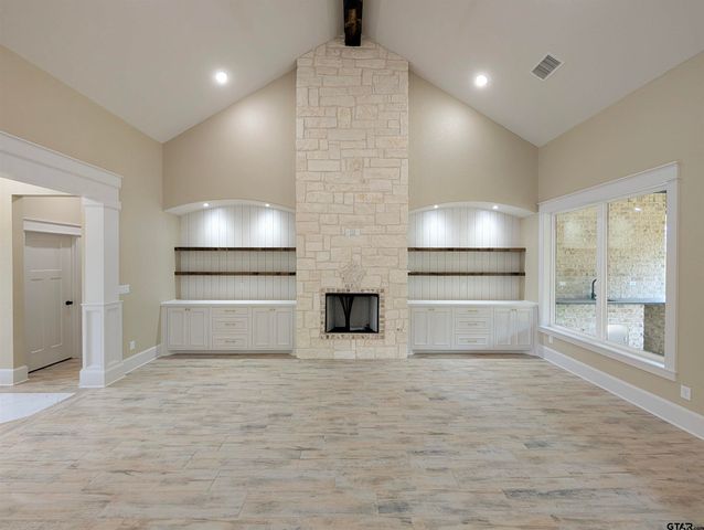 12342 Oak Grove Dr., Lindale, TX 75706