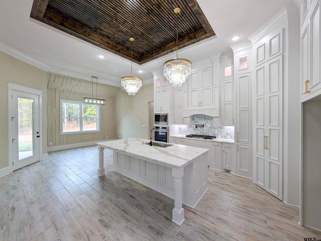 12342 Oak Grove Dr., Lindale, TX 75706